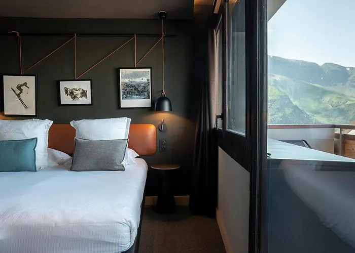 Mil8 Hotel