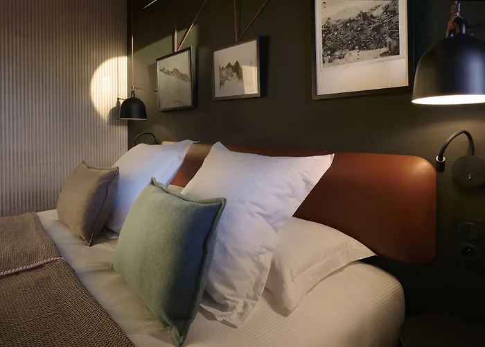Mil8 Hotel