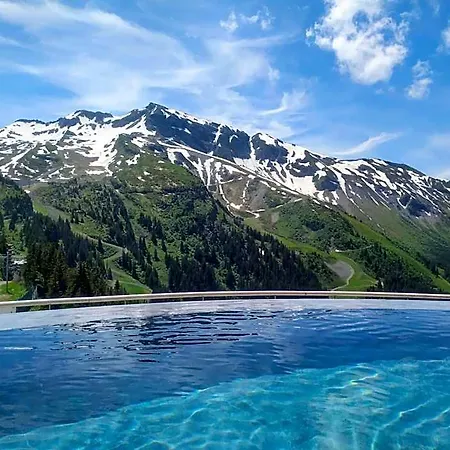 Mil8 4* Avoriaz