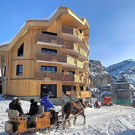 Mil8 Hotel