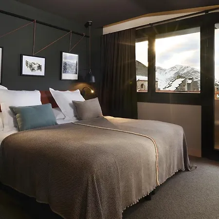 Mil8 Hotel 4*